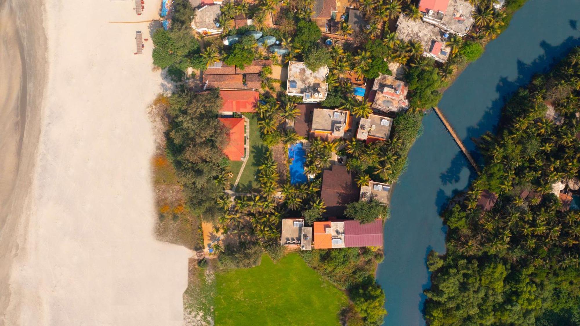 Mandrem Beach Resort, A Member Of Radisson Individuals Retreat Экстерьер фото