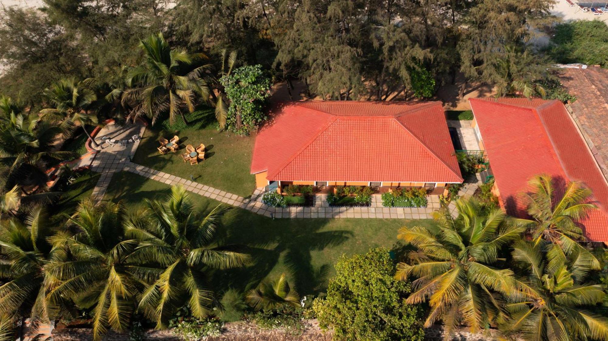 Mandrem Beach Resort, A Member Of Radisson Individuals Retreat Экстерьер фото