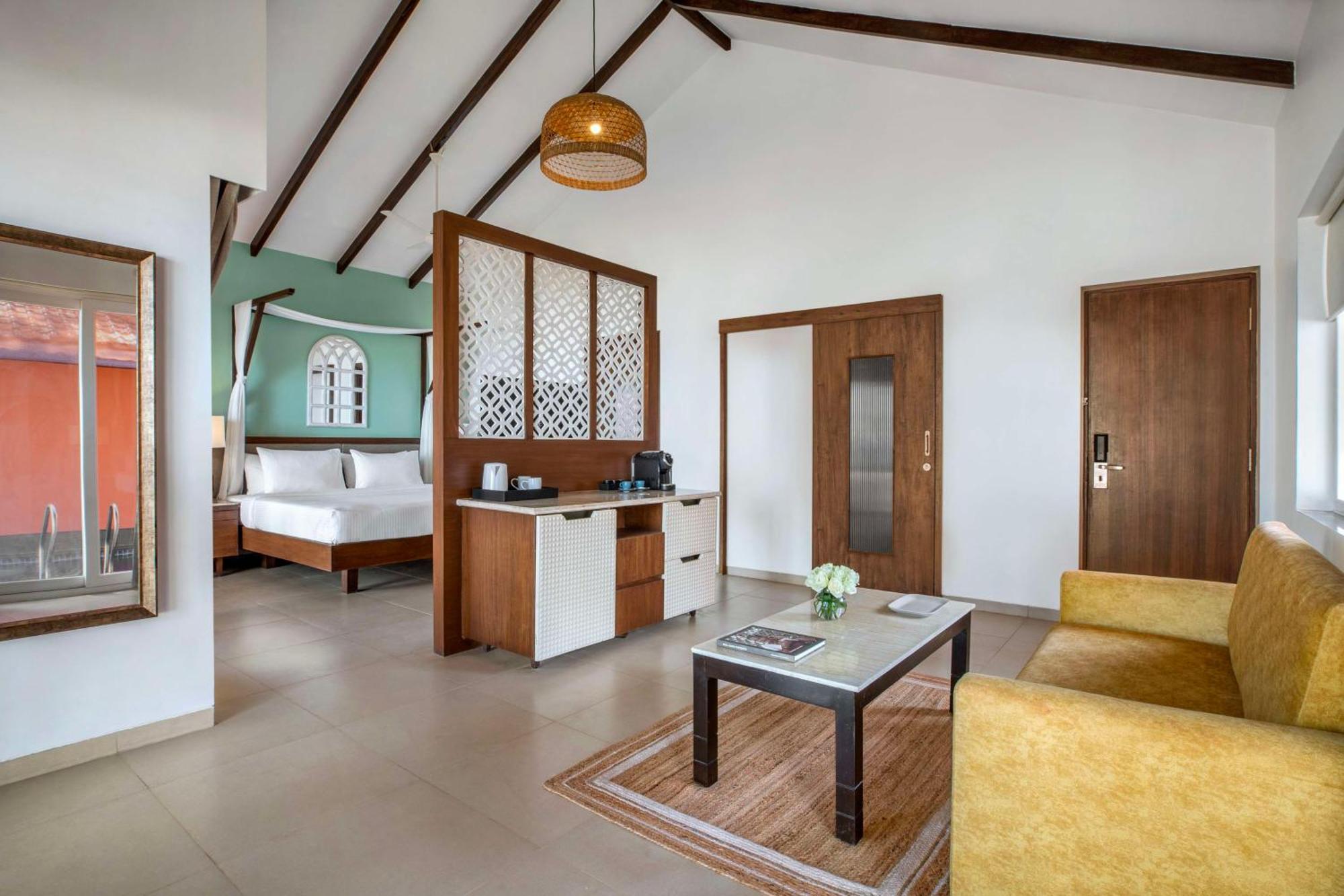 Mandrem Beach Resort, A Member Of Radisson Individuals Retreat Экстерьер фото