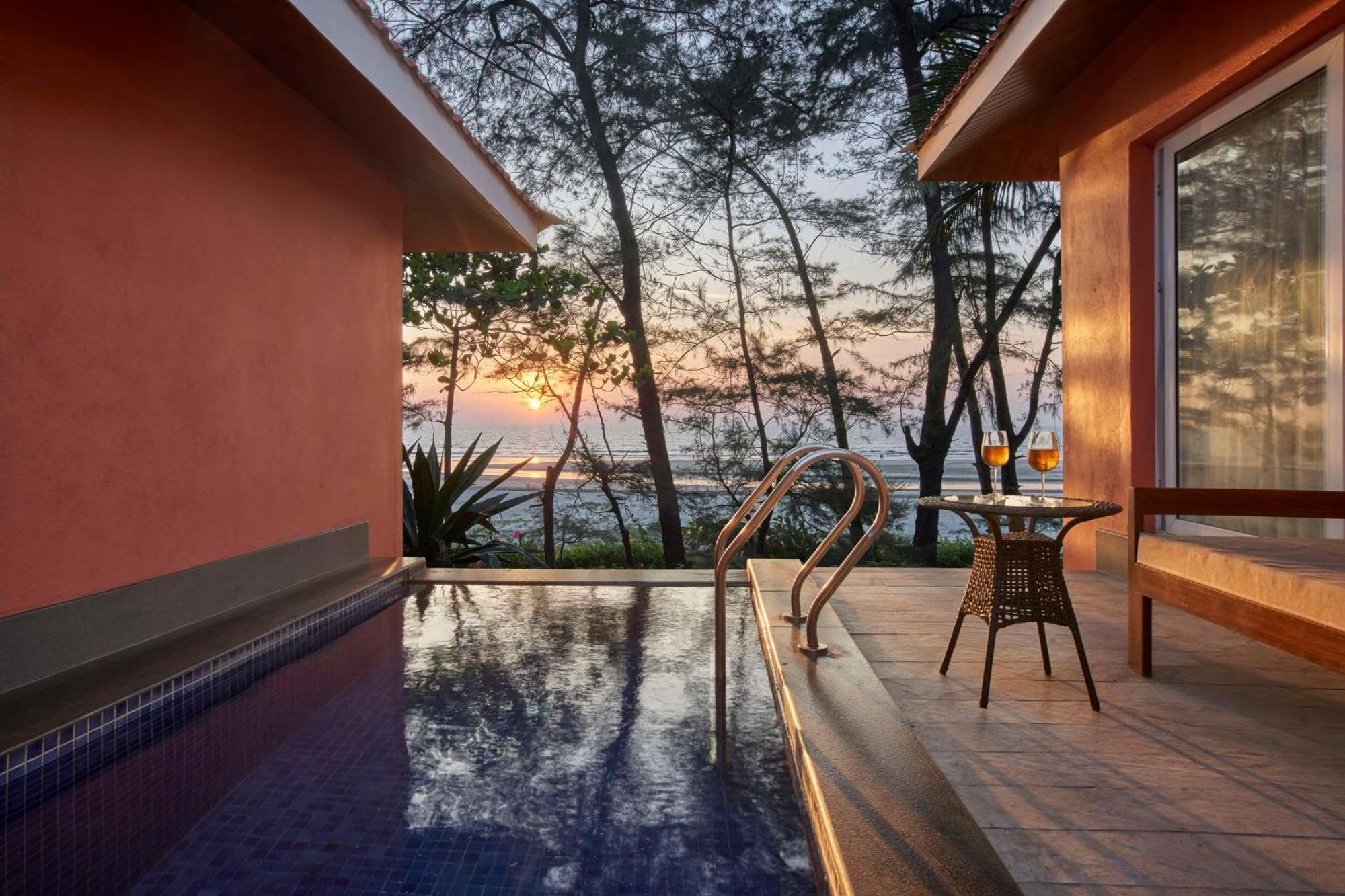 Mandrem Beach Resort, A Member Of Radisson Individuals Retreat Экстерьер фото