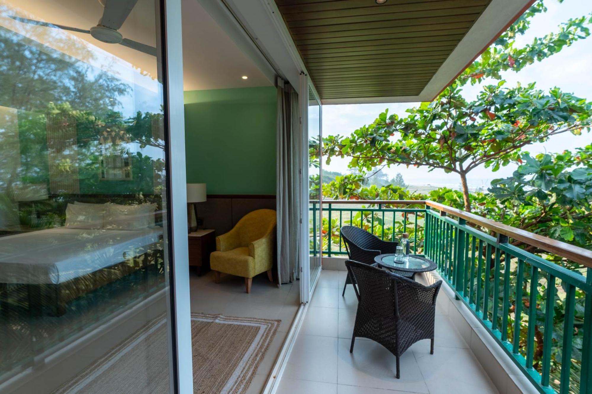 Mandrem Beach Resort, A Member Of Radisson Individuals Retreat Экстерьер фото