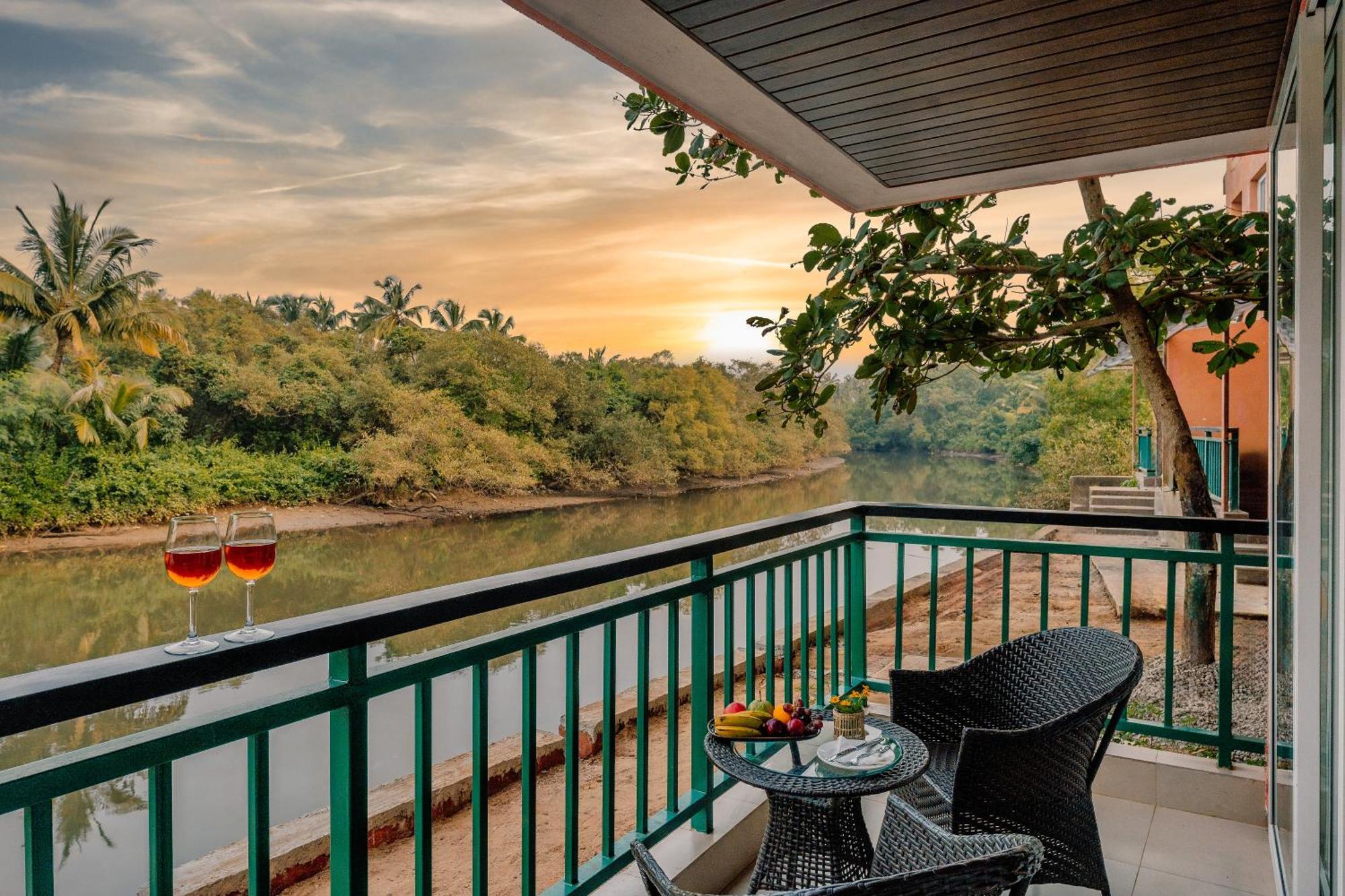 Mandrem Beach Resort, A Member Of Radisson Individuals Retreat Экстерьер фото