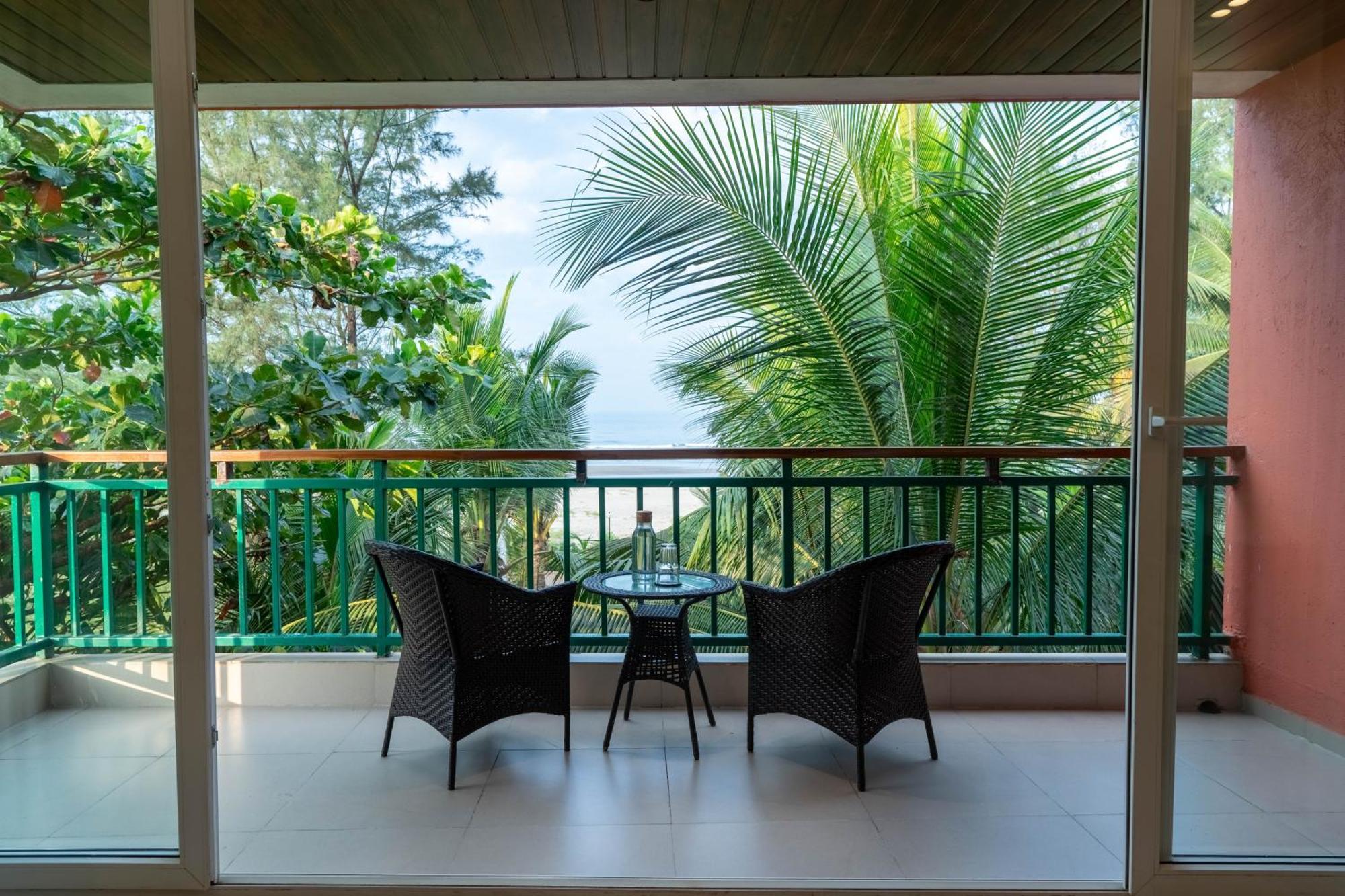 Mandrem Beach Resort, A Member Of Radisson Individuals Retreat Экстерьер фото