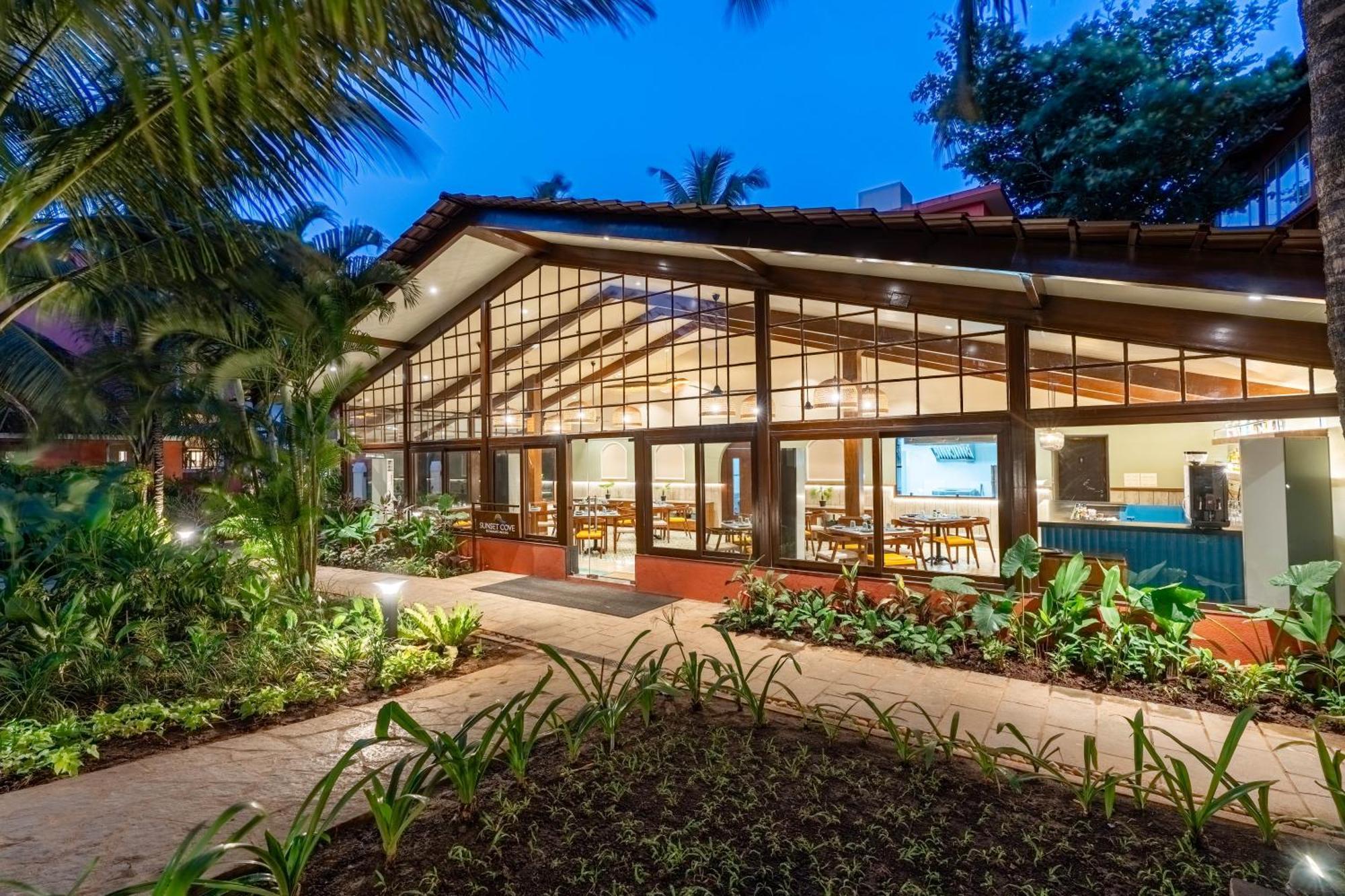 Mandrem Beach Resort, A Member Of Radisson Individuals Retreat Экстерьер фото