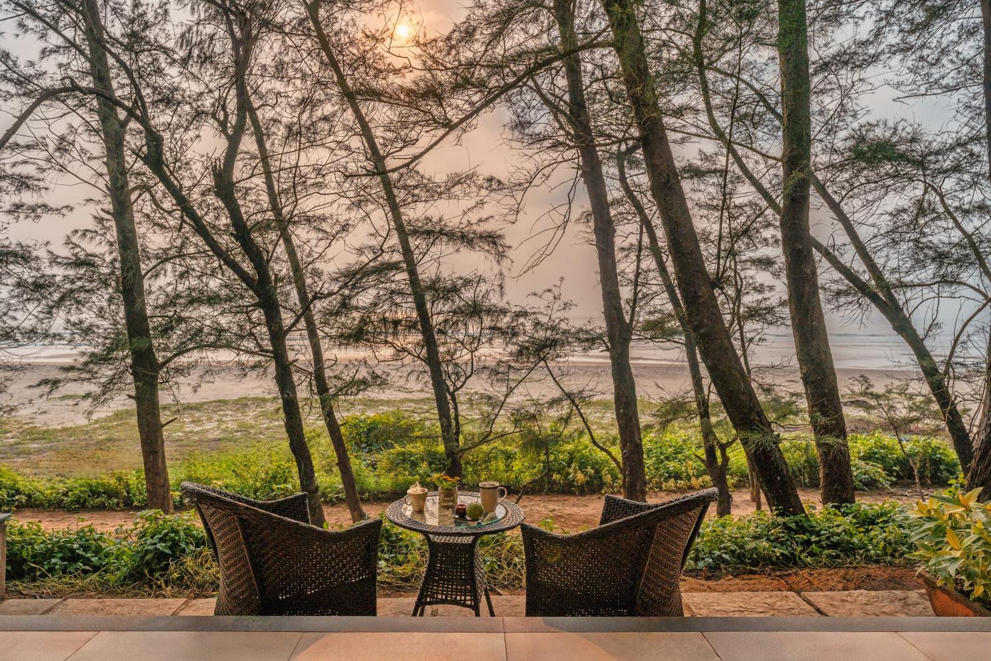 Mandrem Beach Resort, A Member Of Radisson Individuals Retreat Экстерьер фото