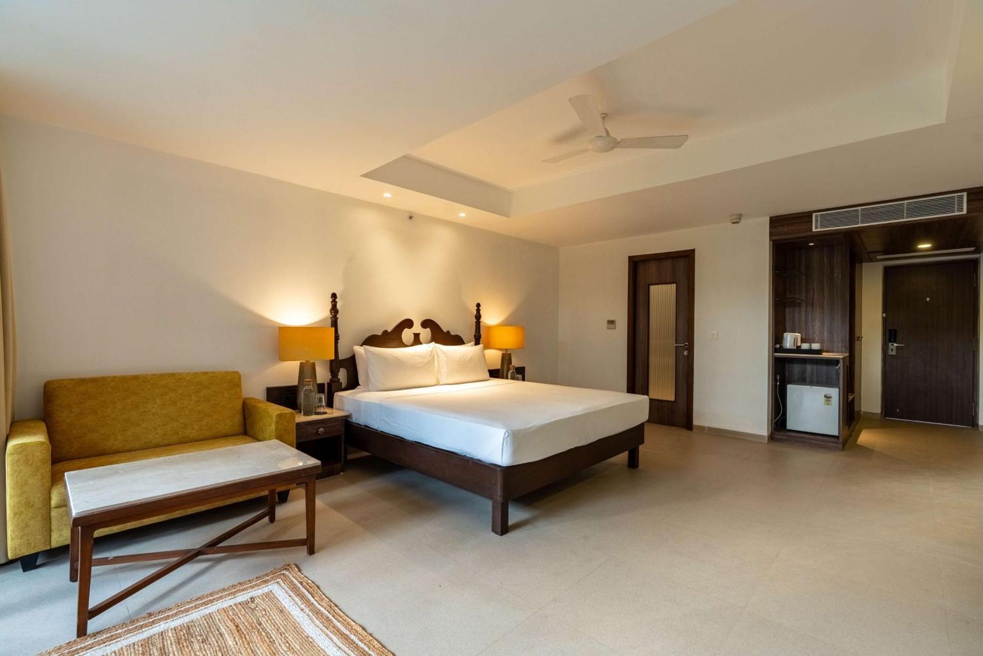 Mandrem Beach Resort, A Member Of Radisson Individuals Retreat Экстерьер фото