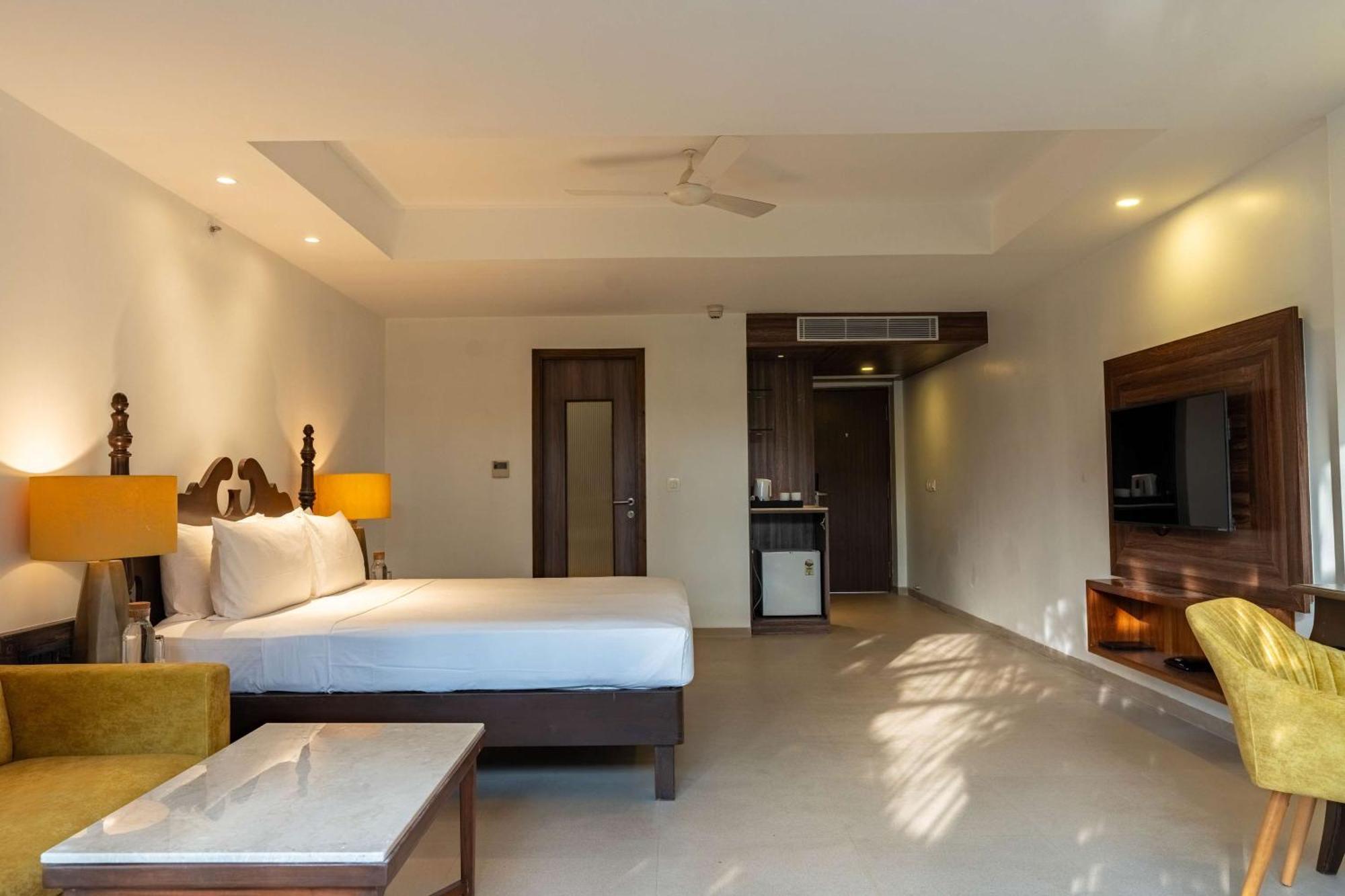 Mandrem Beach Resort, A Member Of Radisson Individuals Retreat Экстерьер фото
