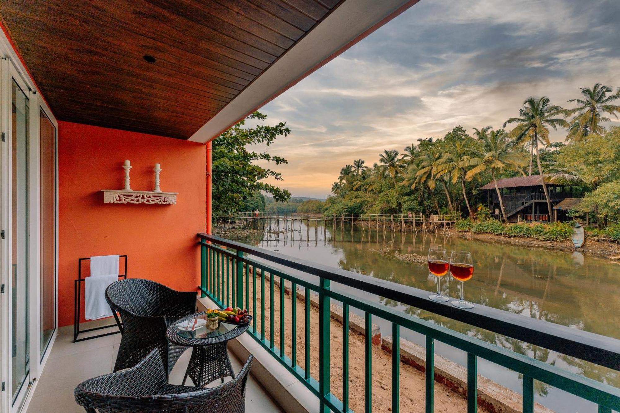 Mandrem Beach Resort, A Member Of Radisson Individuals Retreat Экстерьер фото