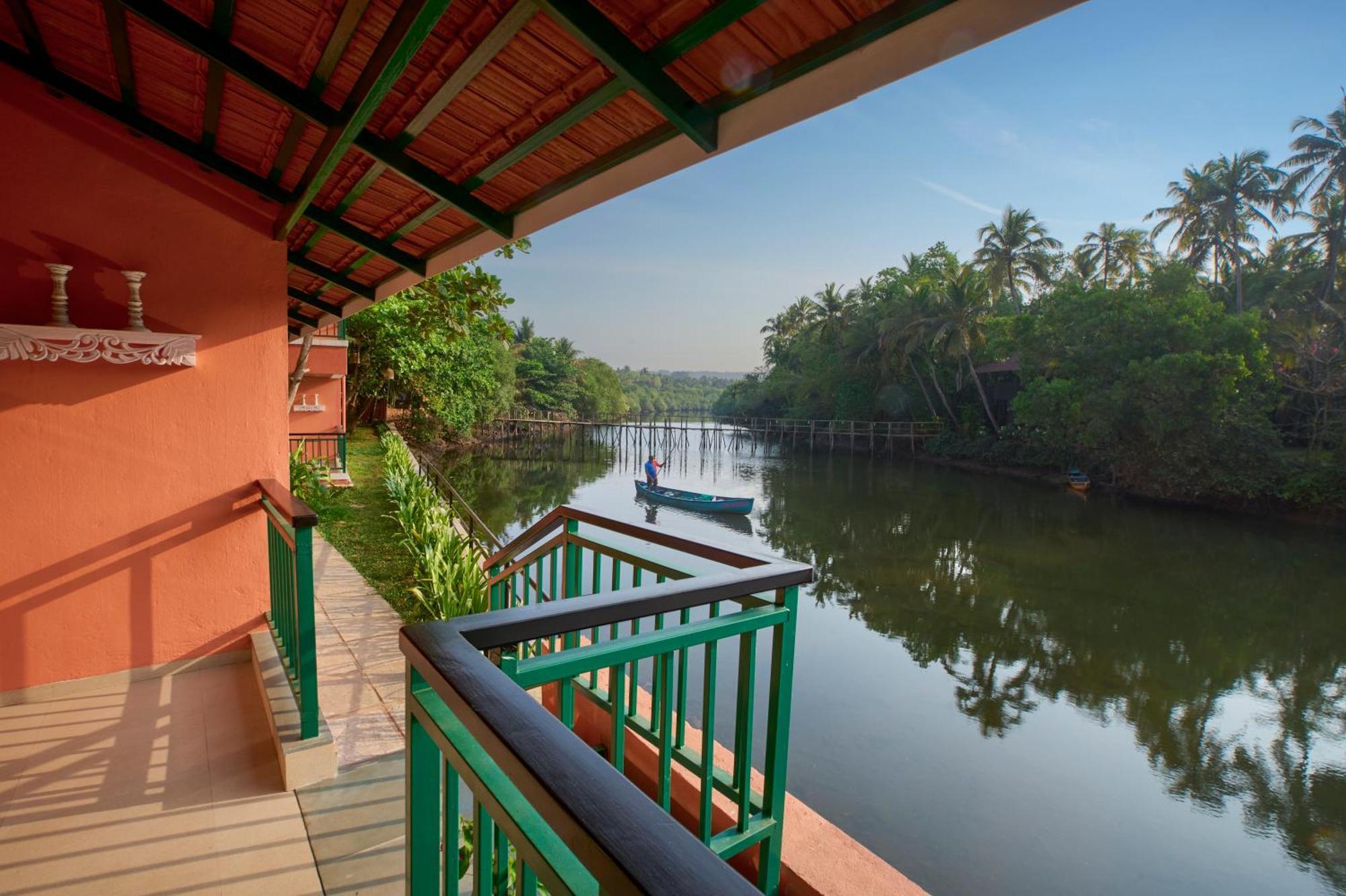 Mandrem Beach Resort, A Member Of Radisson Individuals Retreat Экстерьер фото